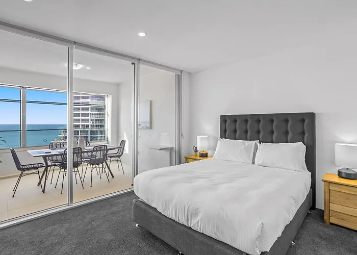 Oceanview 2-Bed With Pool, Sauna, Gym & Parking