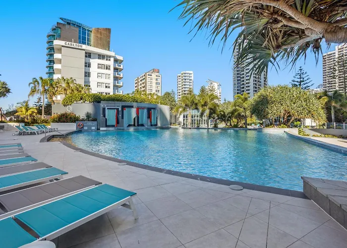 Oceanview 2-Bed With Pool, Sauna, Gym & Parking